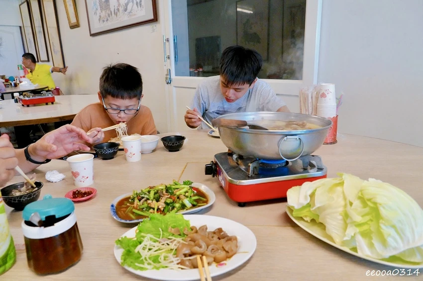 日日興現宰羊肉爐|雲林大埤溫體羊肉新鮮現宰、湯頭濃郁不腥,附 日日興現宰羊肉爐|雲林大埤溫體羊肉新鮮現宰、湯頭濃郁不腥,附
