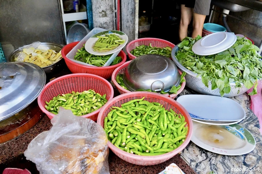 花蓮荖溪小吃|壽豐在地隱藏版山產店! 白斬雞必點,鄰近白鮑溪 花蓮荖溪小吃|壽豐在地隱藏版山產店! 白斬雞必點,鄰近白鮑溪