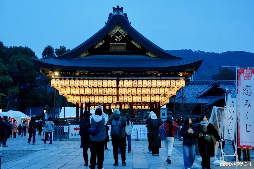 京都祇園半日散策｜高台寺、八坂神社必訪，入夜後點燈超美、攤販