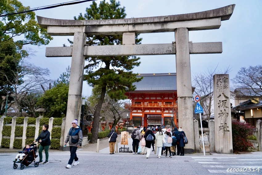 京都祇園半日散策｜高台寺、八坂神社必訪，入夜後點燈超美、攤販