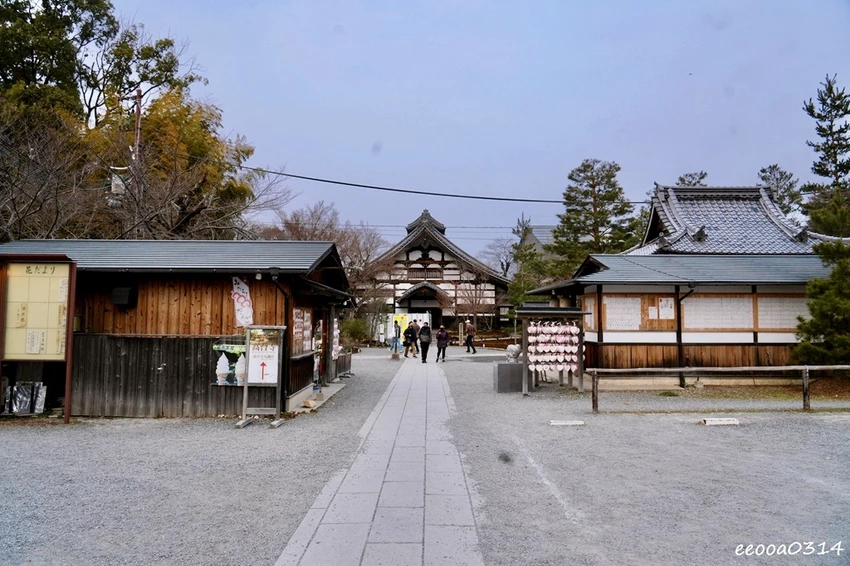 京都祇園半日散策｜高台寺、八坂神社必訪，入夜後點燈超美、攤販