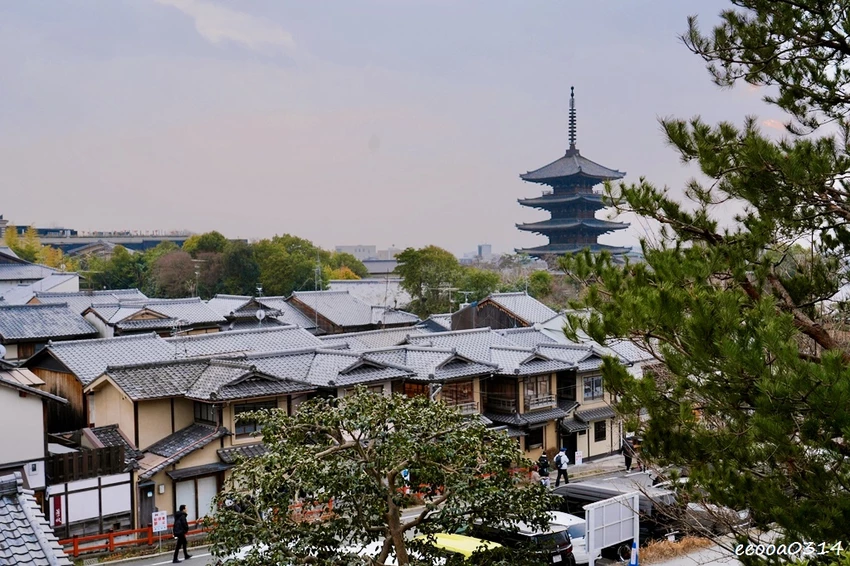 京都祇園半日散策｜高台寺、八坂神社必訪，入夜後點燈超美、攤販