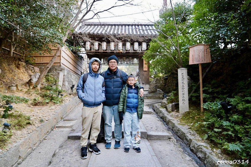 京都祇園半日散策｜高台寺、八坂神社必訪，入夜後點燈超美、攤販