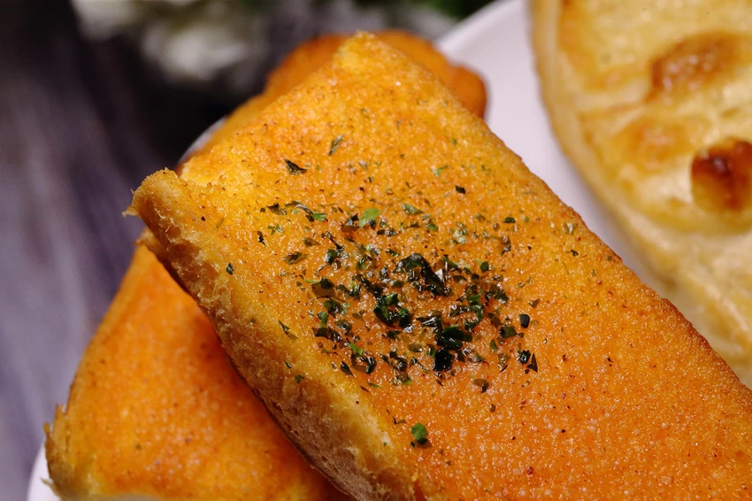 【中永和麵包店推薦】塔吉節慶蛋糕_中和華新店，在地人超推薦，