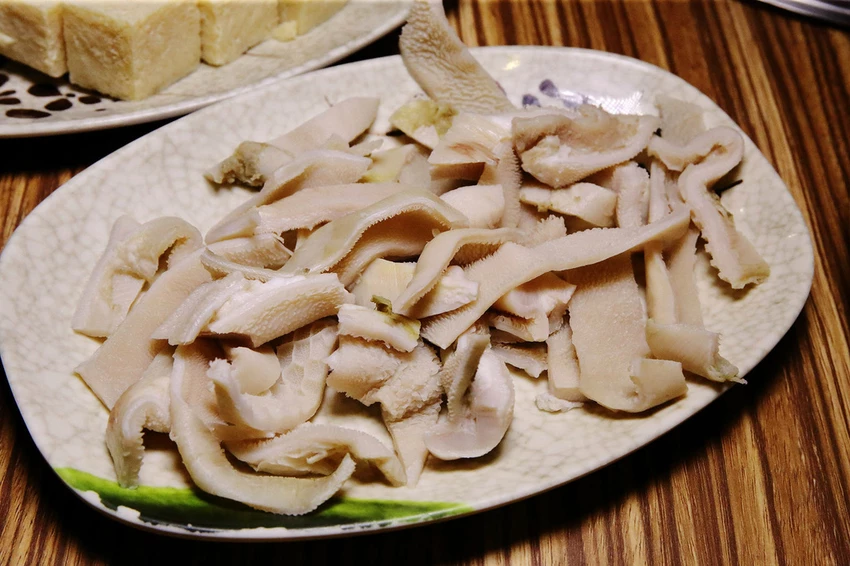 蘆洲必吃羊肉爐高CP值首選！名羊天下羊肉爐-蘆洲三民店，湯頭