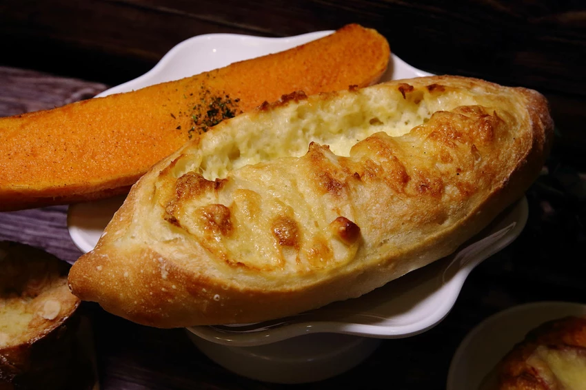 【中永和麵包店推薦】塔吉節慶蛋糕_中和華新店，在地人超推薦，