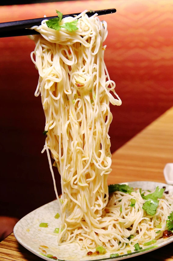 蘆洲必吃羊肉爐高CP值首選！名羊天下羊肉爐-蘆洲三民店，湯頭