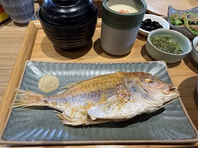 2025宜蘭龍潭湖的湖畔風光，礁溪漁田村品嚐家常料理餐館，湯