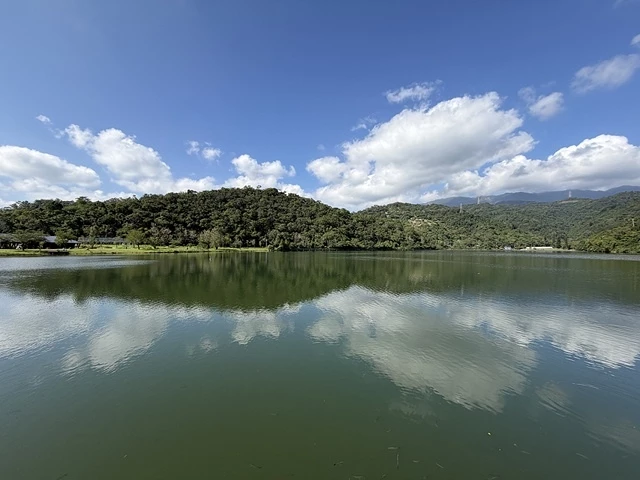 2025宜蘭龍潭湖的湖畔風光，礁溪漁田村品嚐家常料理餐館，湯