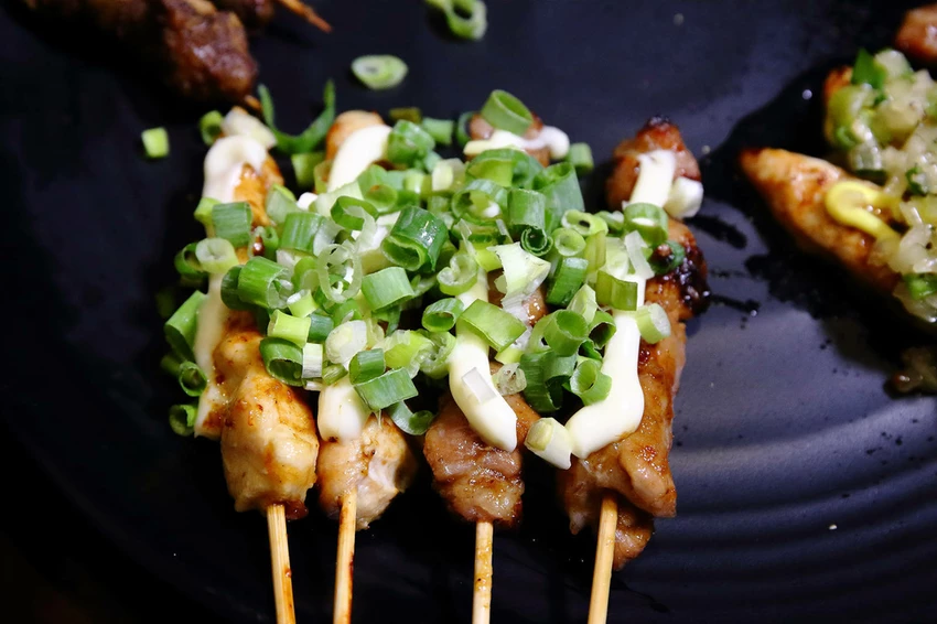 文山區居酒屋推薦！雞老闆桶仔雞-萬隆店，大口吃烤雞+KTV歡