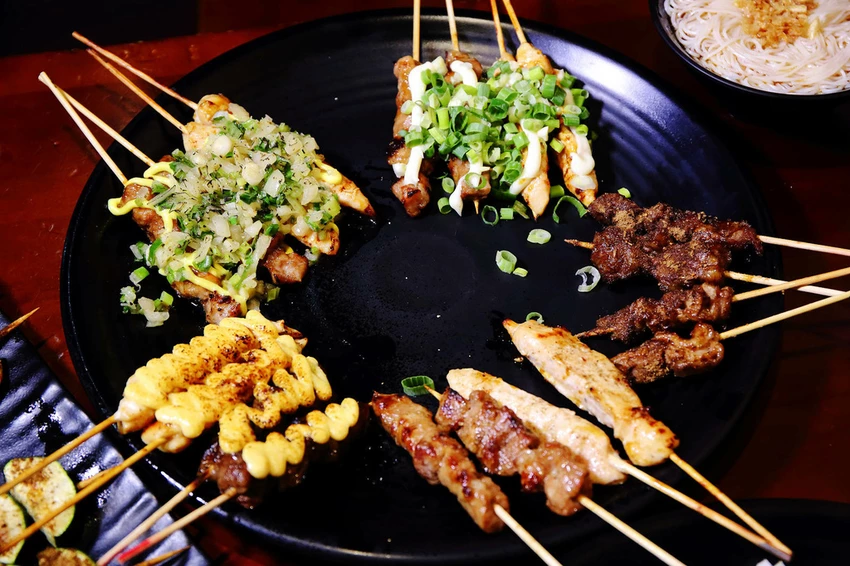 文山區居酒屋推薦！雞老闆桶仔雞-萬隆店，大口吃烤雞+KTV歡