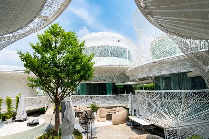 曼谷沙吞 BK SALON！米其林名廚操刀，純白竹簍餐廳超好拍。