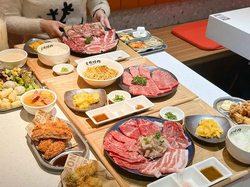 竹北超狂個人燒肉！「炙在燒肉」必吃F1國產牛，豐富咖哩小菜自助吧。