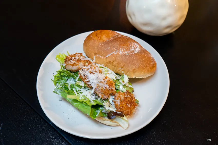 台中東區巷弄底的質感早午餐！ttk大啖爆量雞腿排與雲朵舒芙蕾。