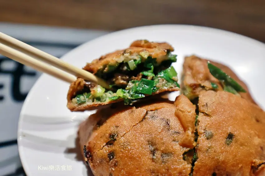 東石鮮蚵爆漿脆皮嗲！雲林西螺阿秀倌炸粿，加碼純糯米沾粉麻糬。