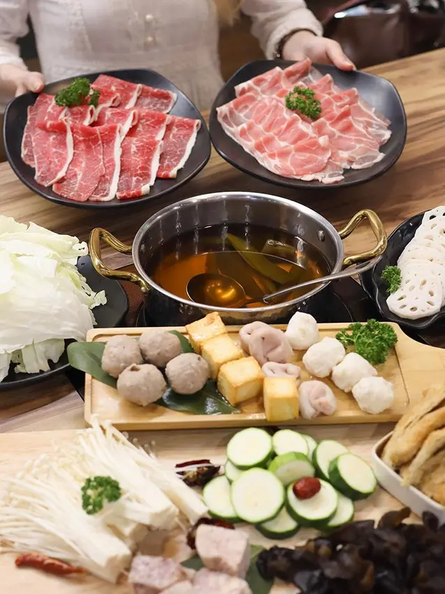 狂送滿滿鮮蚵與肥美鮮蝦！新竹心園旅店母親節外帶火鍋899元起。