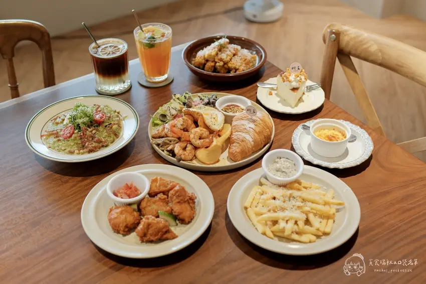 台中文青風早午餐！招牌蝦蝦可頌搭青醬燉飯，「嶼里」甜點飲品全都有。
