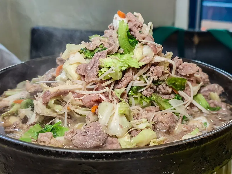 公館學生食堂！「小飯館兒」平價韓式料理，白飯小菜飲料自助供應。