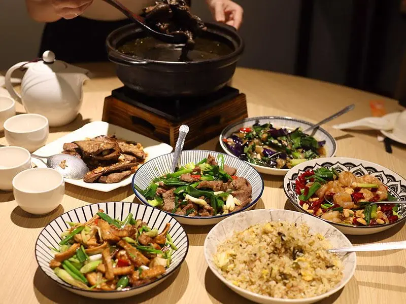 竹北米其林客家菜!首烏廚EAT必點何首烏雞湯,順遊新瓦屋剛好。