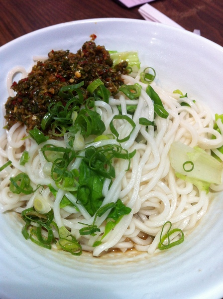 采岳軒 重慶抄手麵食(信義店)：辣的好嗨~~重口味~好吃的抄抄抄手!!!