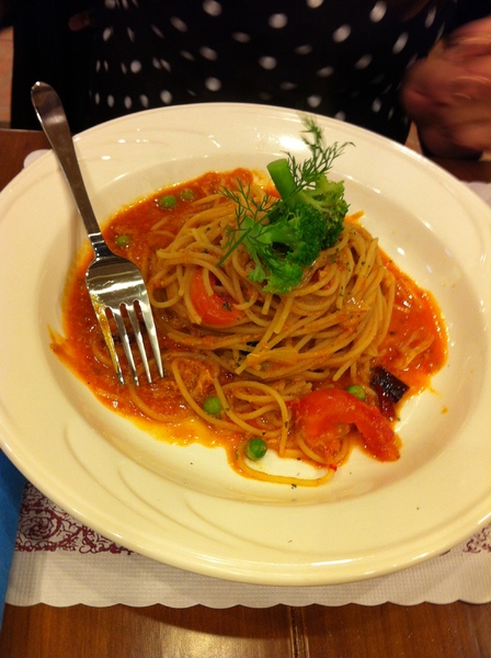 有哆創藝蔬食洋食館：我怕素食之吃吃看素食義大利麵@@