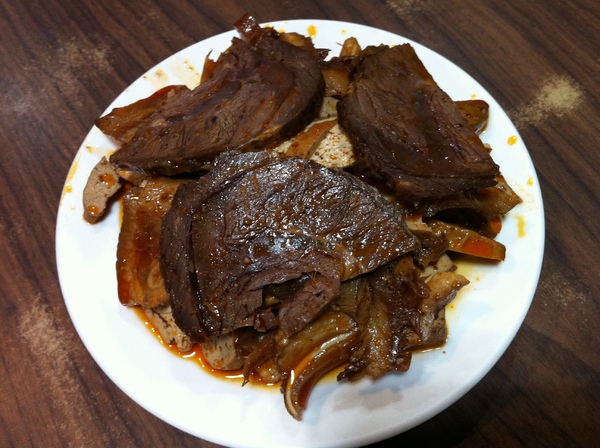 采岳軒 重慶抄手麵食(信義店)：辣的好嗨~~重口味~好吃的抄抄抄手!!!