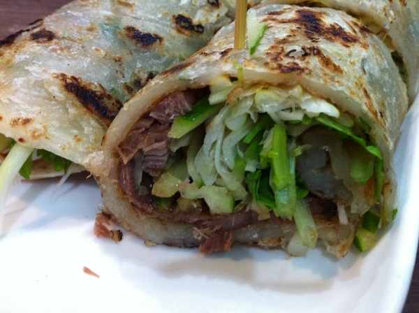 采岳軒 重慶抄手麵食(信義店)：辣的好嗨~~重口味~好吃的抄抄抄手!!!