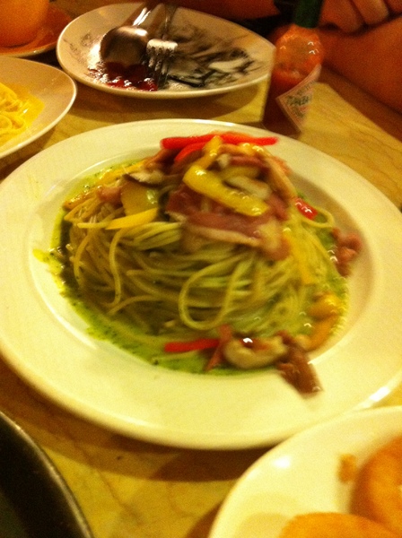 woodstone 木石餐廳：吃到飽的義大利麵PIZZA及炸物不錯~但~挑嘴朋友應該不會愛~