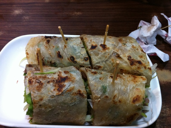 采岳軒 重慶抄手麵食(信義店)：辣的好嗨~~重口味~好吃的抄抄抄手!!!