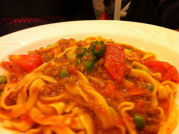 有哆創藝蔬食洋食館：我怕素食之吃吃看素食義大利麵@@