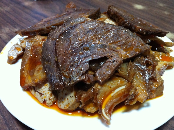 采岳軒 重慶抄手麵食(信義店)：辣的好嗨~~重口味~好吃的抄抄抄手!!!