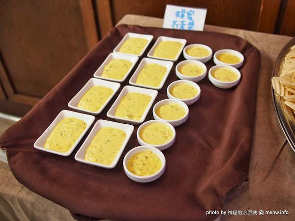 Yummy Cafe:【食記】鴨子湖畔聊爆肝 @ 新竹香山-中華大學-Yummy Cafe-兩講學堂