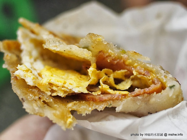 蟹老闆古早味手工蔥油餅:【食記】台北內湖-737巷蟹老闆古早味純手工蔥油餅 : 用料實在,CP值高,每口都滿足!