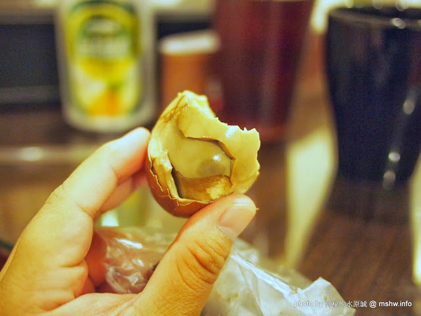 阿皮嬸紅茶香菇茶葉蛋：【食記】南投魚池-阿皮嬸紅茶香菇茶葉蛋 : 原來熟悉的親切感是因為王灝老師的作品？!