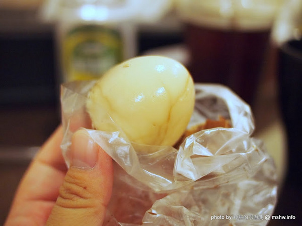 阿皮嬸紅茶香菇茶葉蛋：【食記】南投魚池-阿皮嬸紅茶香菇茶葉蛋 : 原來熟悉的親切感是因為王灝老師的作品？!