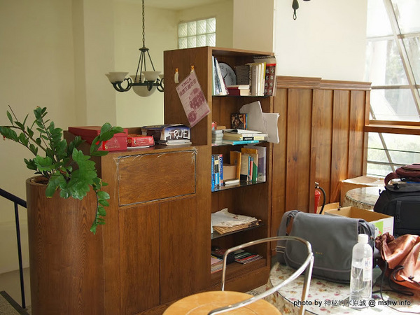 Yummy Cafe:【食記】鴨子湖畔聊爆肝 @ 新竹香山-中華大學-Yummy Cafe-兩講學堂