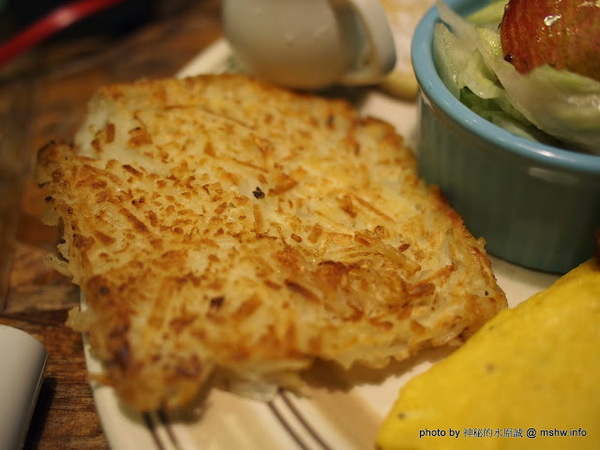 TABLE JOE PLUS喬桌子廚房(遠百店)：【食記】新竹北區-Table Joe Plus-喬桌子廚房 : 漢堡好吃,鬆餅有點雷…不過圓桌怎麼喬都是圓的