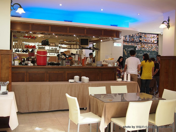 Yummy Cafe:【食記】鴨子湖畔聊爆肝 @ 新竹香山-中華大學-Yummy Cafe-兩講學堂