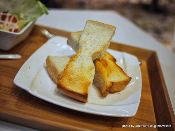 台灣惠蓀咖啡(華美館):【食記】【景點】台中西區-台灣惠蓀咖啡-華美館 : 新店的氣氛與空間都更好囉!還有親愛的偶像劇加持呢^^