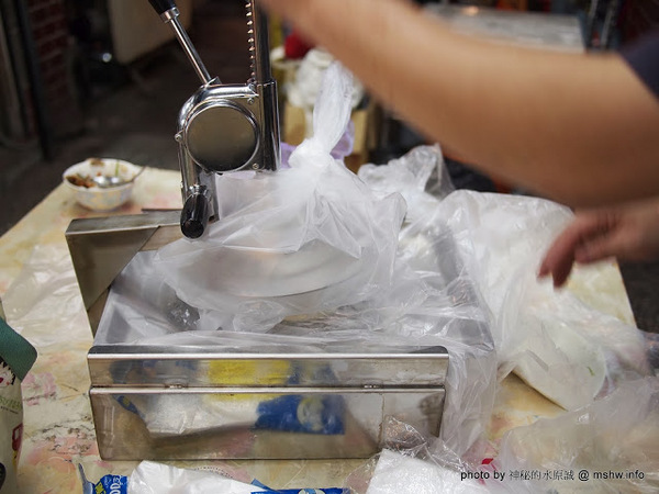 蟹老闆古早味手工蔥油餅:【食記】台北內湖-737巷蟹老闆古早味純手工蔥油餅 : 用料實在,CP值高,每口都滿足!