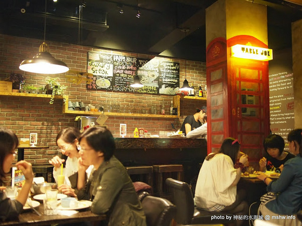 TABLE JOE PLUS喬桌子廚房(遠百店)：【食記】新竹北區-Table Joe Plus-喬桌子廚房 : 漢堡好吃,鬆餅有點雷…不過圓桌怎麼喬都是圓的