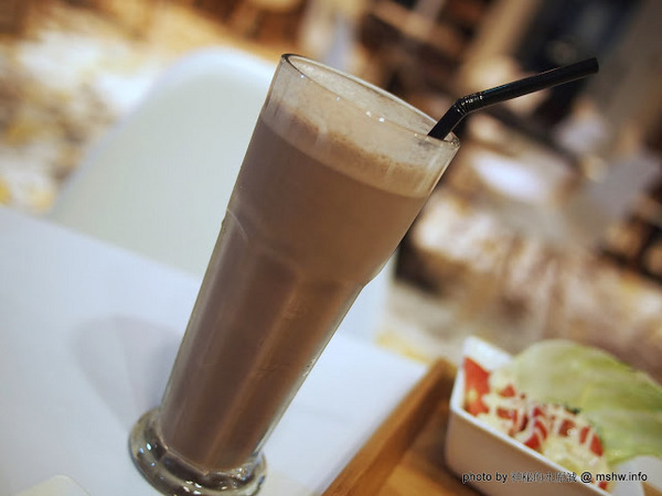 台灣惠蓀咖啡(華美館):【食記】【景點】台中西區-台灣惠蓀咖啡-華美館 : 新店的氣氛與空間都更好囉!還有親愛的偶像劇加持呢^^