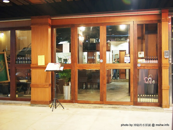 Tapa Loca義式主題餐廳:【食記】義大利麵還不錯吃,其他的就不敢說了 @ 台中西區-Tapa Loca Restaurant-帽子南義料理啤酒餐廳