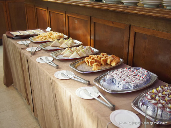 Yummy Cafe:【食記】鴨子湖畔聊爆肝 @ 新竹香山-中華大學-Yummy Cafe-兩講學堂