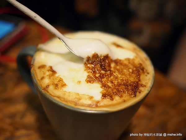 TABLE JOE PLUS喬桌子廚房(遠百店)：【食記】新竹北區-Table Joe Plus-喬桌子廚房 : 漢堡好吃,鬆餅有點雷…不過圓桌怎麼喬都是圓的