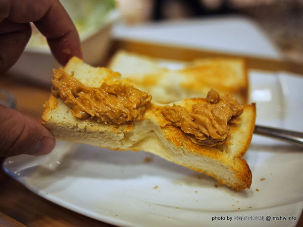 台灣惠蓀咖啡(華美館):【食記】【景點】台中西區-台灣惠蓀咖啡-華美館 : 新店的氣氛與空間都更好囉!還有親愛的偶像劇加持呢^^