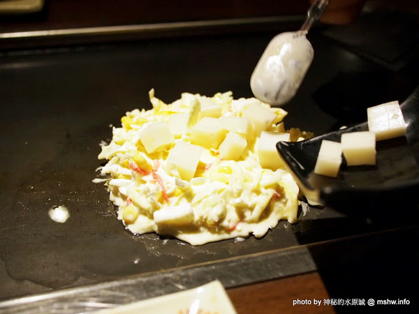 月島文字燒(台中店):【食記】味道一般,DIY免服務費的大阪燒物店 @ 台中西屯-逢甲夜市-月島文字燒-台中店