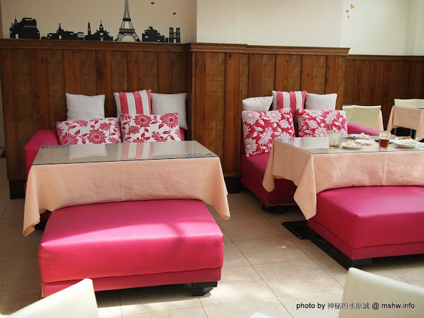 Yummy Cafe:【食記】鴨子湖畔聊爆肝 @ 新竹香山-中華大學-Yummy Cafe-兩講學堂