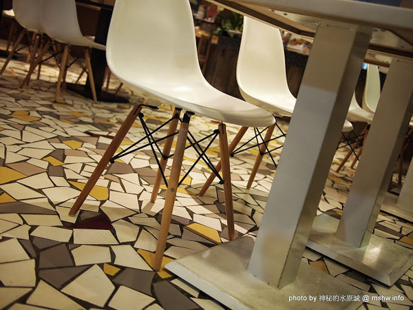 台灣惠蓀咖啡(華美館):【食記】【景點】台中西區-台灣惠蓀咖啡-華美館 : 新店的氣氛與空間都更好囉!還有親愛的偶像劇加持呢^^