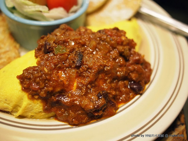 TABLE JOE PLUS喬桌子廚房(遠百店)：【食記】新竹北區-Table Joe Plus-喬桌子廚房 : 漢堡好吃,鬆餅有點雷…不過圓桌怎麼喬都是圓的